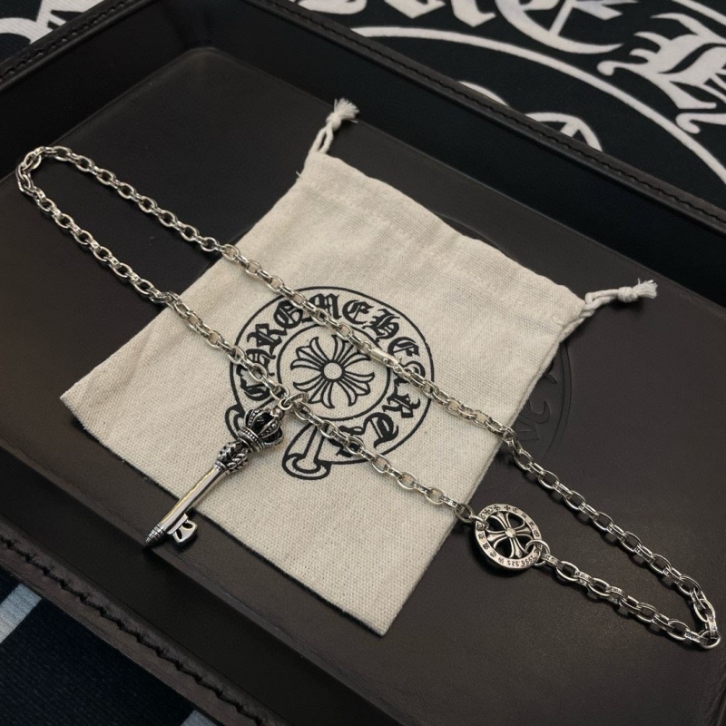 Ch*0me He**ts necklaces